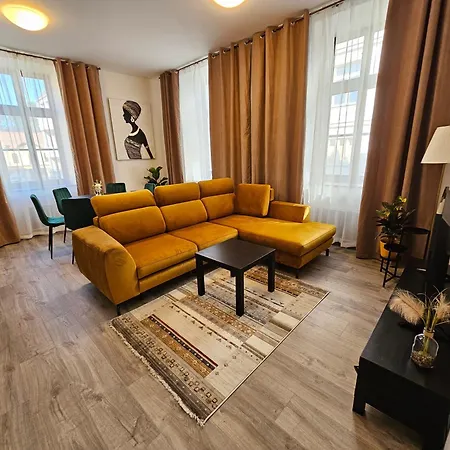 Апартаменты Velky 3+kk Klicperova, 2 Loznice Градец-Кралове