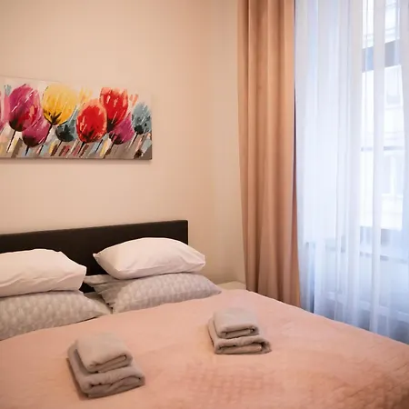 Velky 3+kk Klicperova, 2 Loznice Hradec Králové