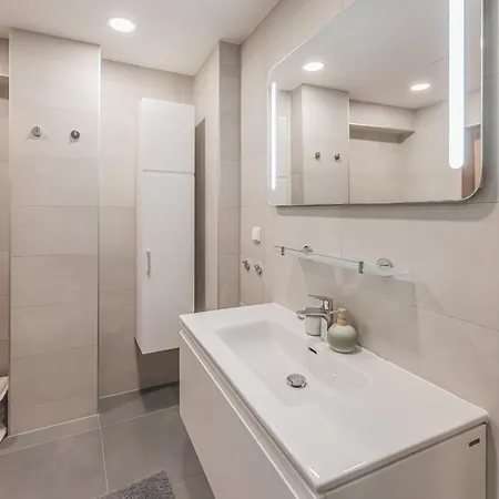 Velky 3+kk Klicperova, 2 Loznice Apartamento *