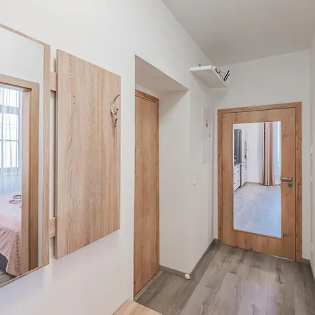 Velky 3+kk Klicperova, 2 Loznice Apartamento
